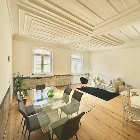 Large On Rua Augusta *